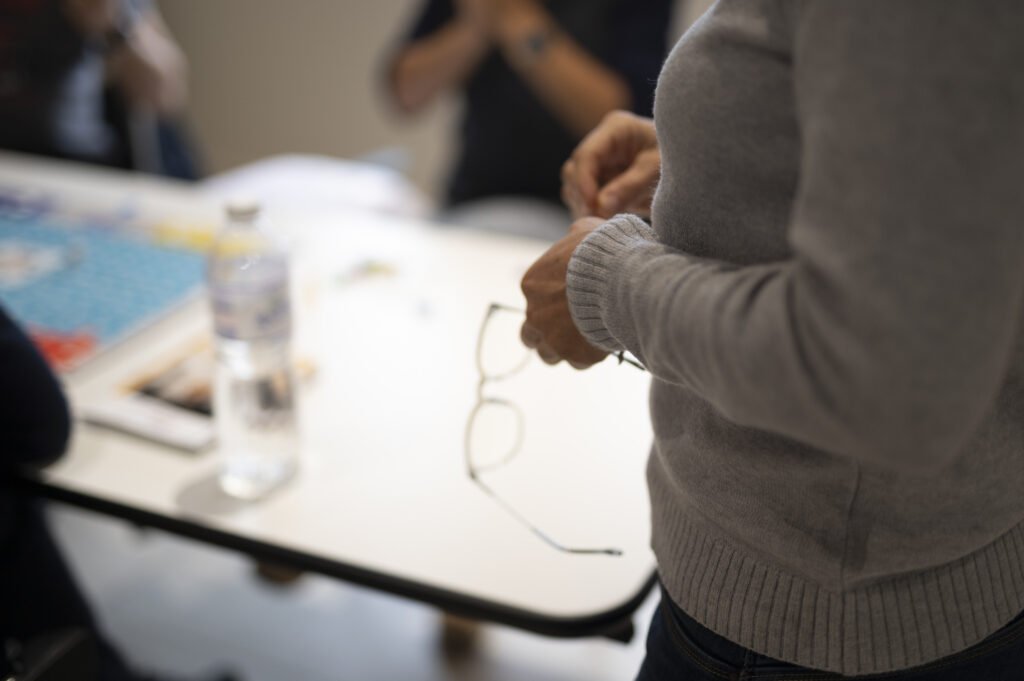 Groupe de salariés en atelier sur la santé mentale au travail
