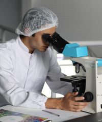 luvqs-scientist-2141259_1920
